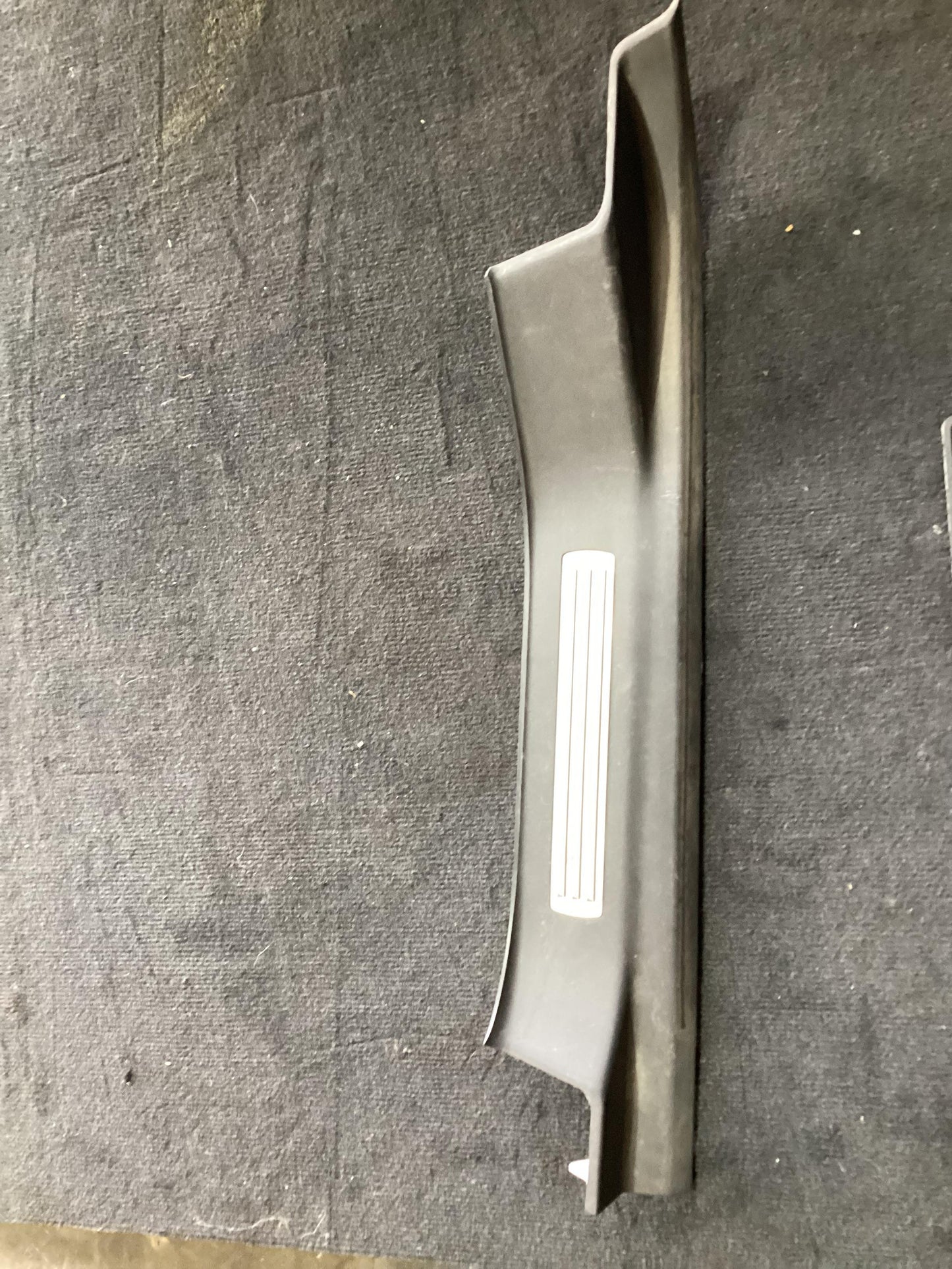 2015 Holden Calais VF  Left Rear Door Scuff Panel 92268539