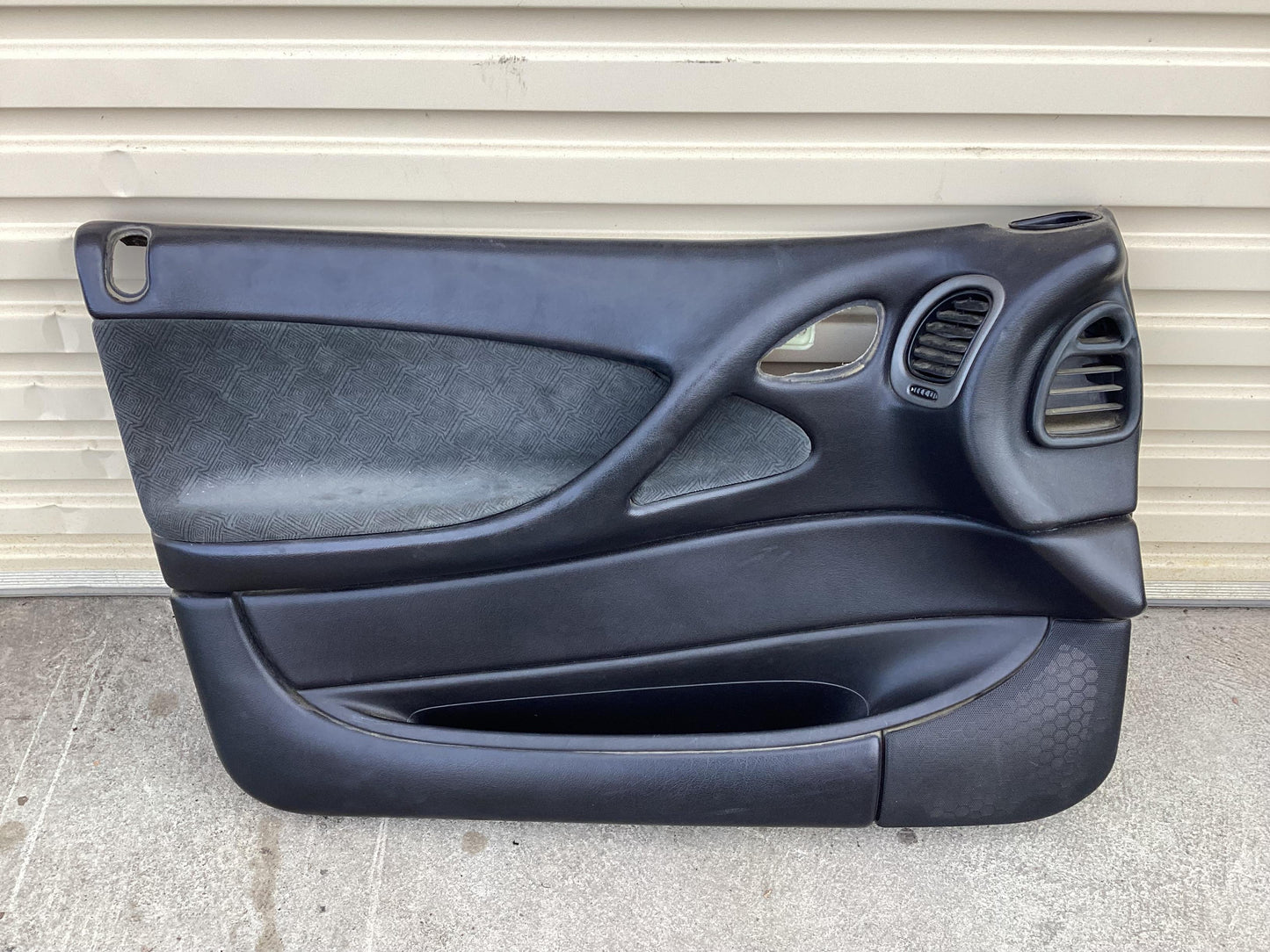 2002 - 2004 Holden Commodore VY 6G1YL54A94L196501 Door Trim