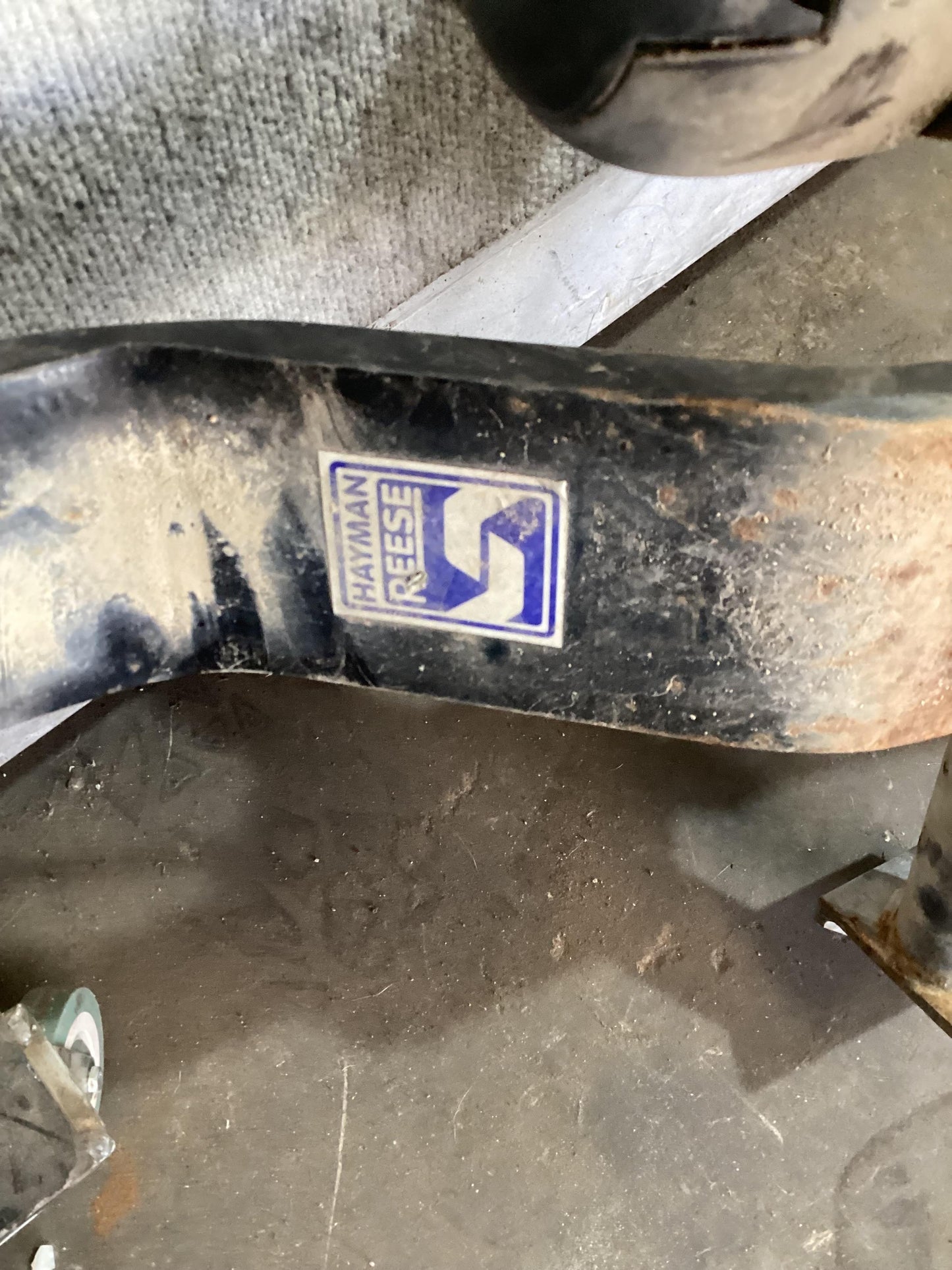 Holden Commodore VR  Towbar