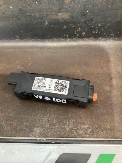 Holden Commodore VF  Central Locking Module 13586852