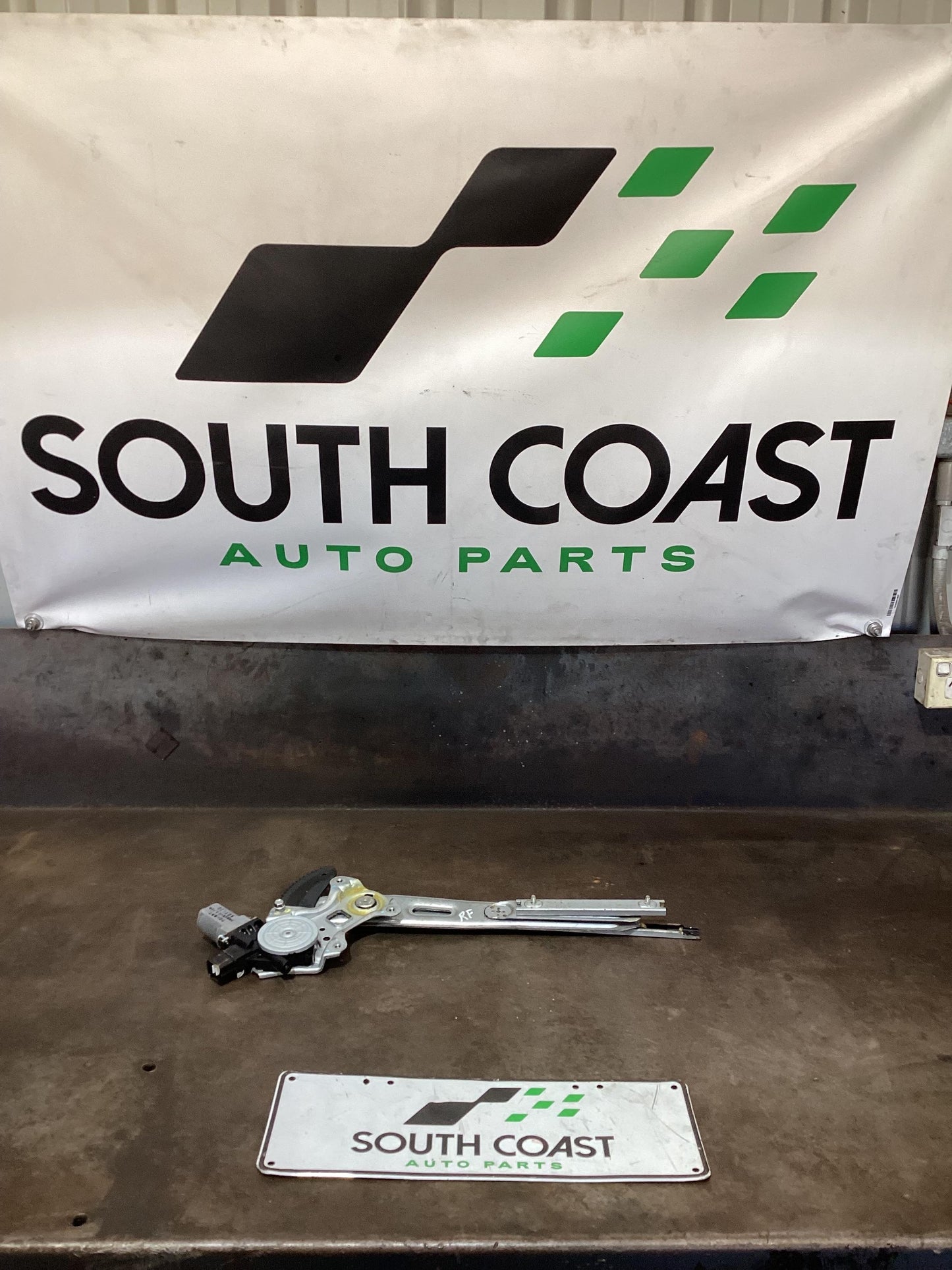 Holden Colorado RG  Right Front Window Regulator 98860g1710