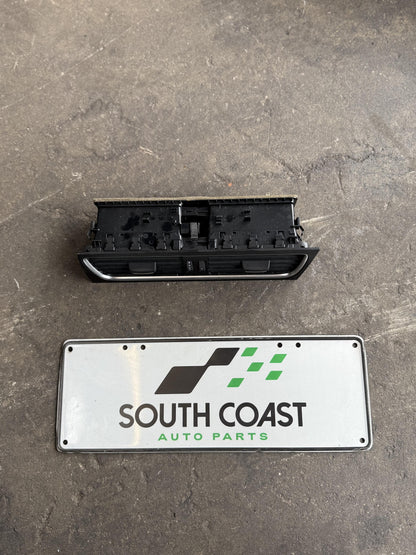 Audi A4 B8 WAUZZ8K9AA071441 A/C Vent Centre 8T2820951B