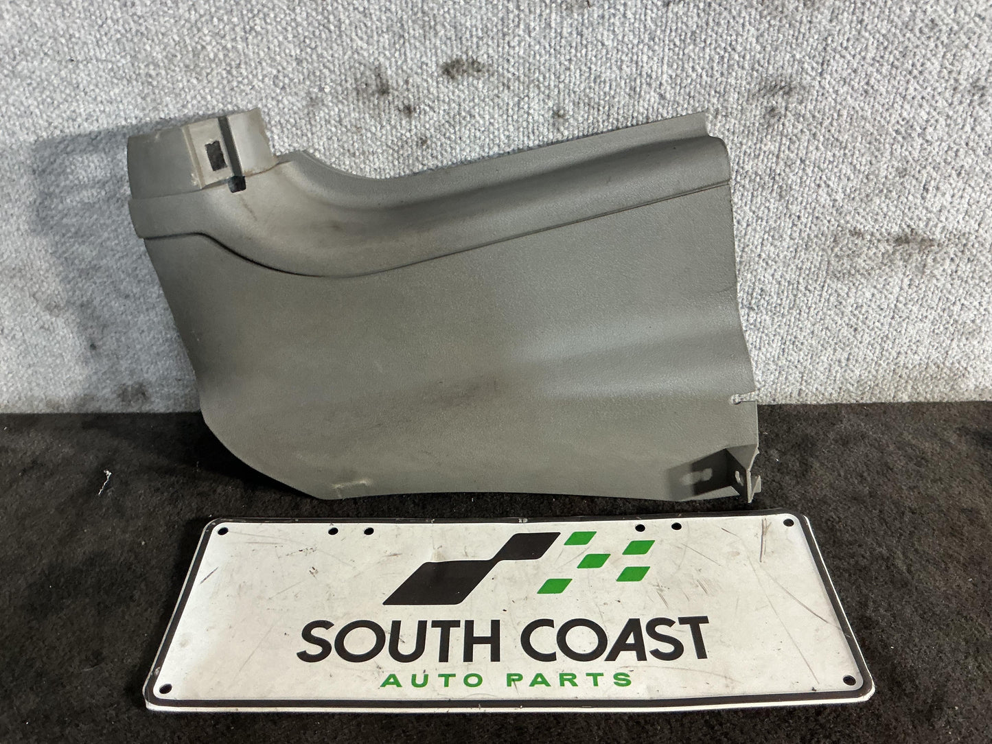 Holden Commodore VR 6H8VRK19HSL781543 Kick Panel 92028136
