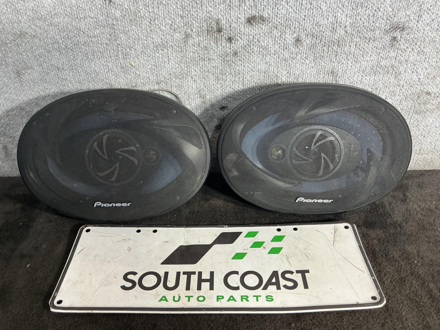 Holden Commodore VR 6H8VRK19HSL781543 Speakers