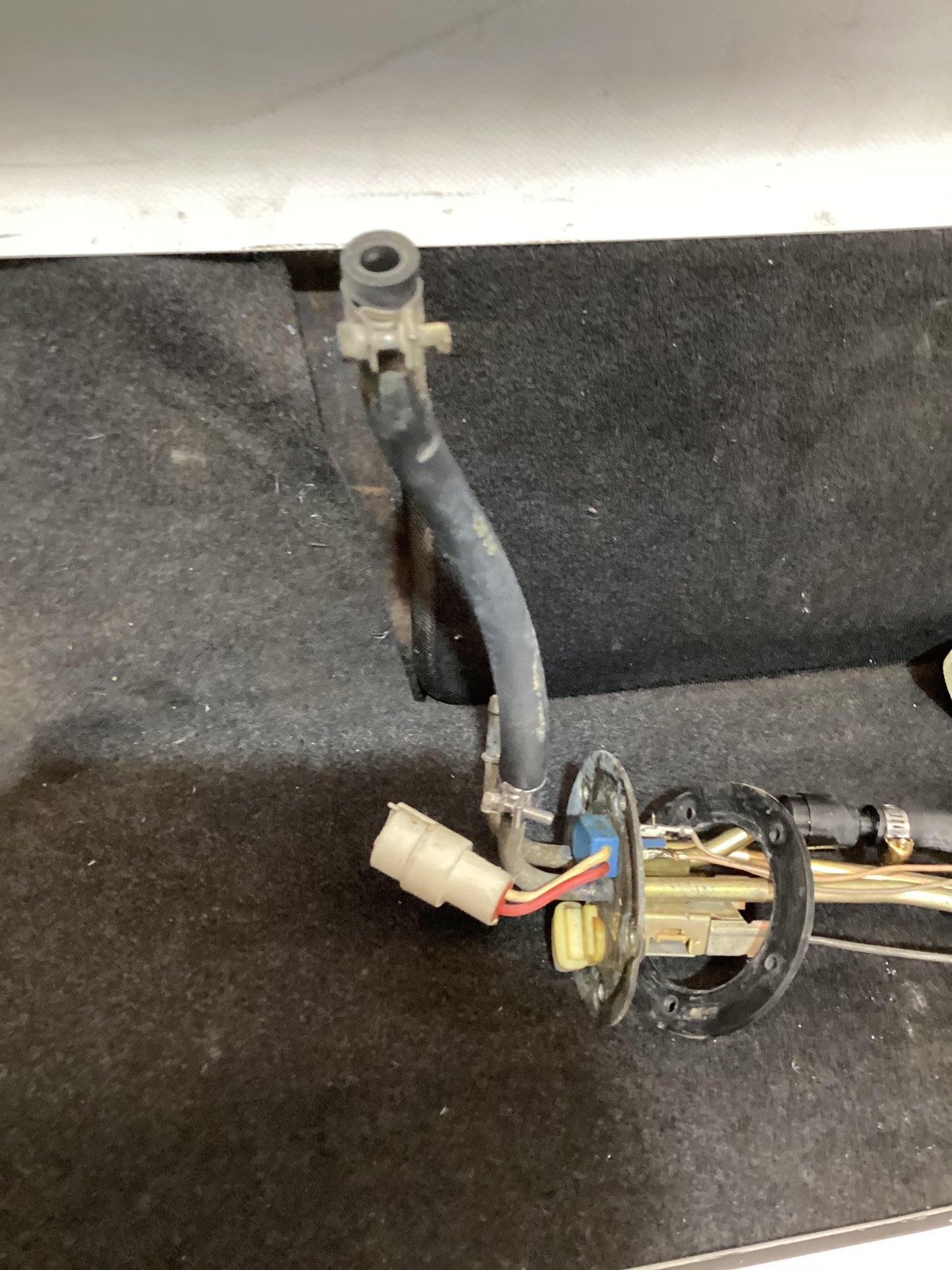 Holden Commodore VR  Fuel Sending Unit