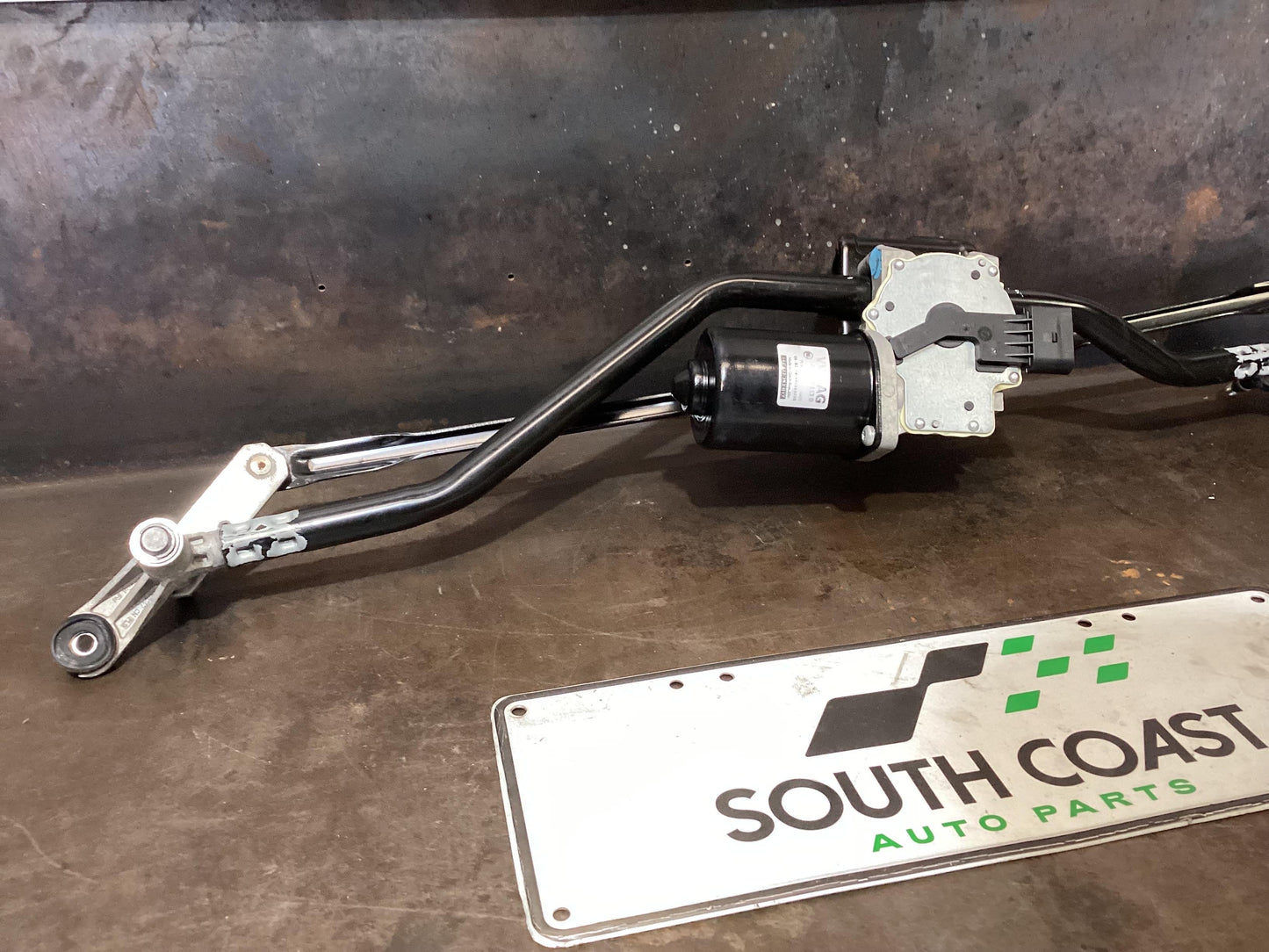 Volkswagen Amarok   Wiper Motor 7E2955113D