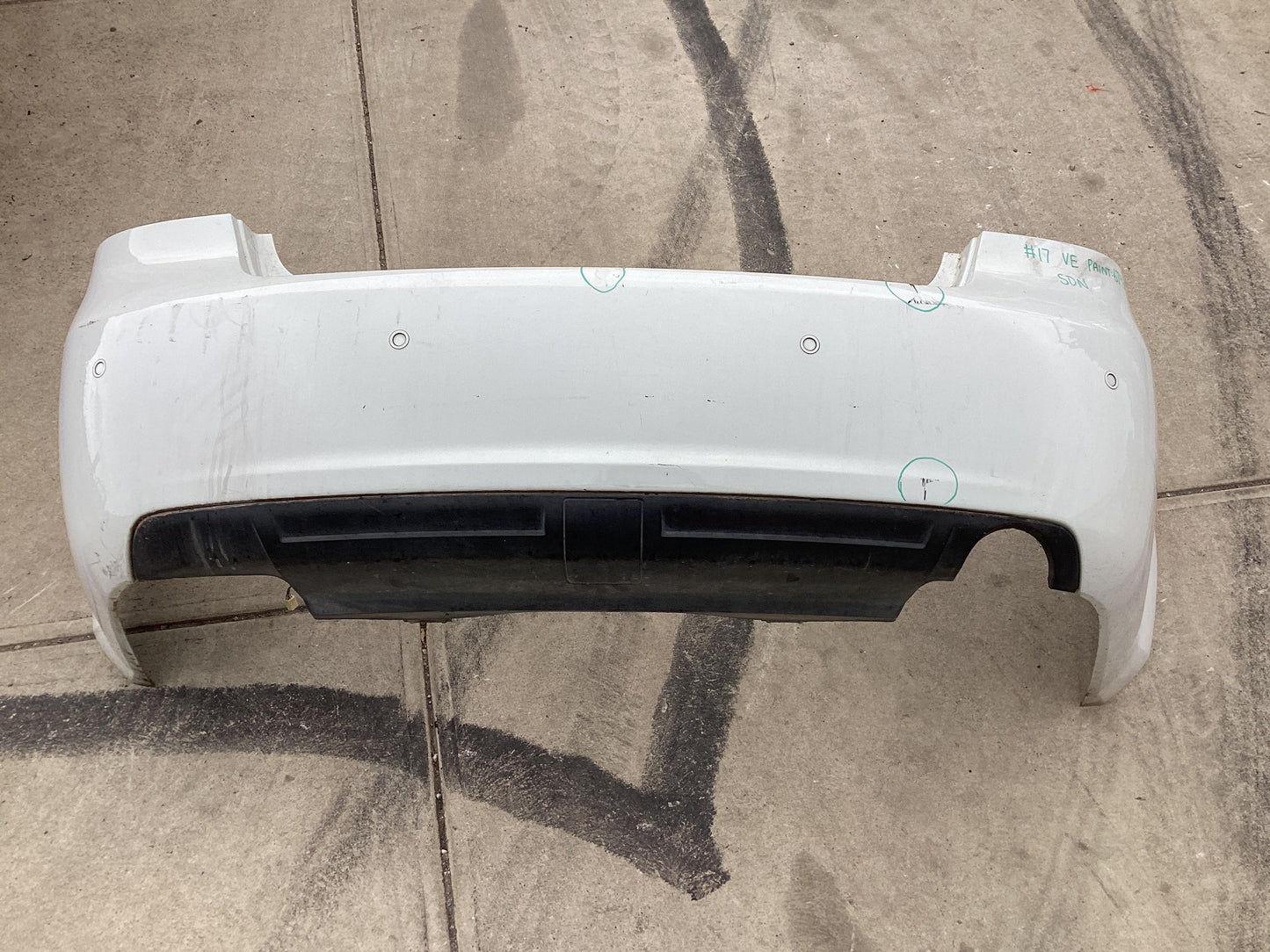 2008 - 2008 Holden Commodore   Rear Bumper VES1CALAISBERLINAREARBARCOVERPAINT679F