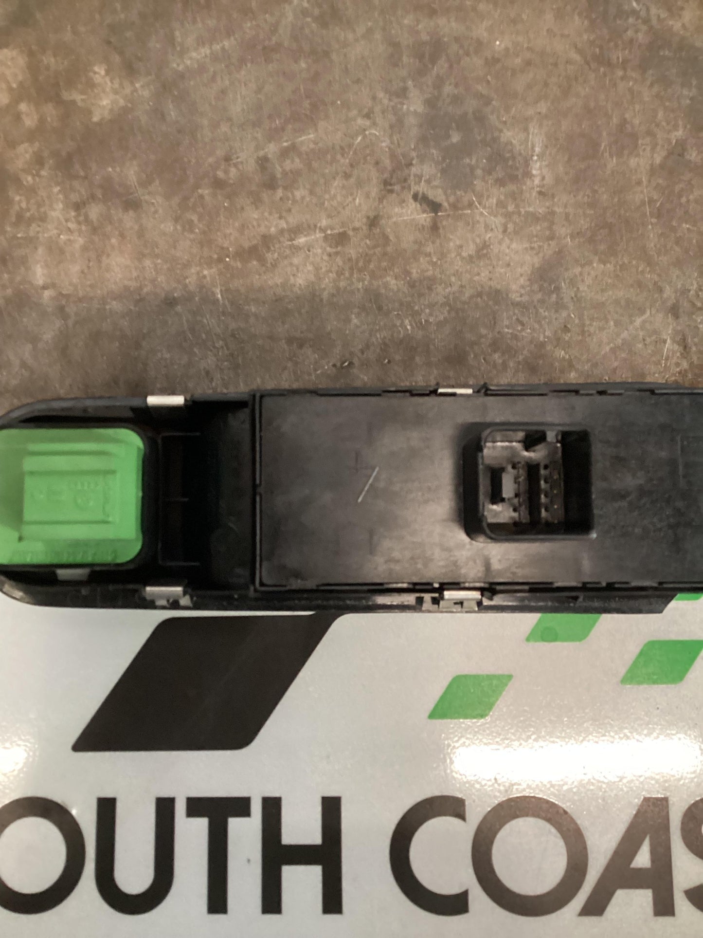 Volkswagen Amarok   Power Window Switch 2H0867409A
