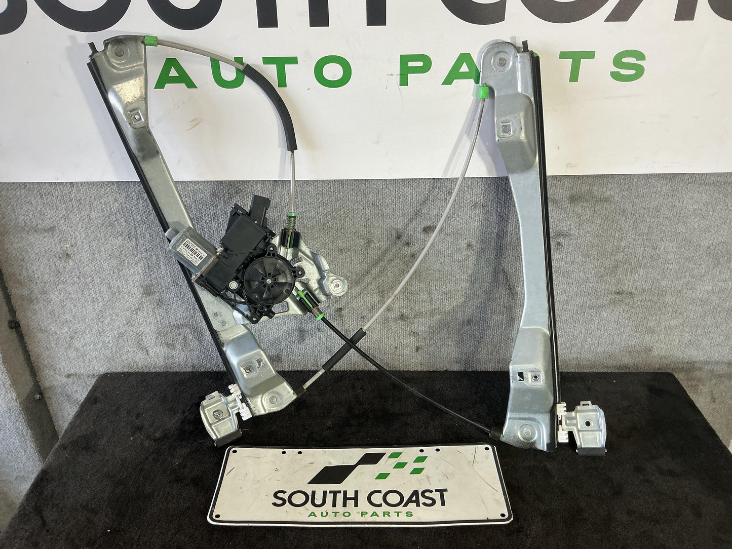 Holden Commodore VF  Left Front Door Elec Regulator 0130B22900