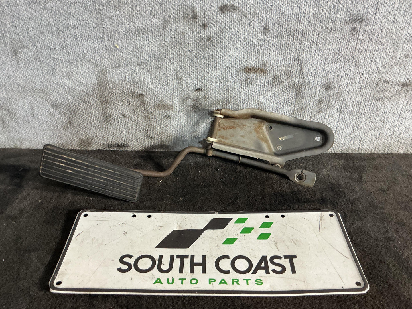 Holden Commodore VR 6H8VRK19HSL781543 Accelerator Pedal