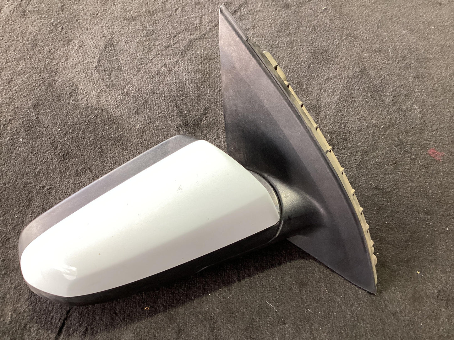 2008 - 2008 Holden Commodore   Right Door Mirror VERIGHTDOORMIRRORPAINT679F