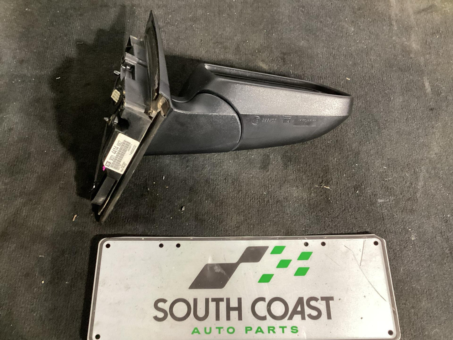 Holden Commodore   Right Door Mirror 92214414