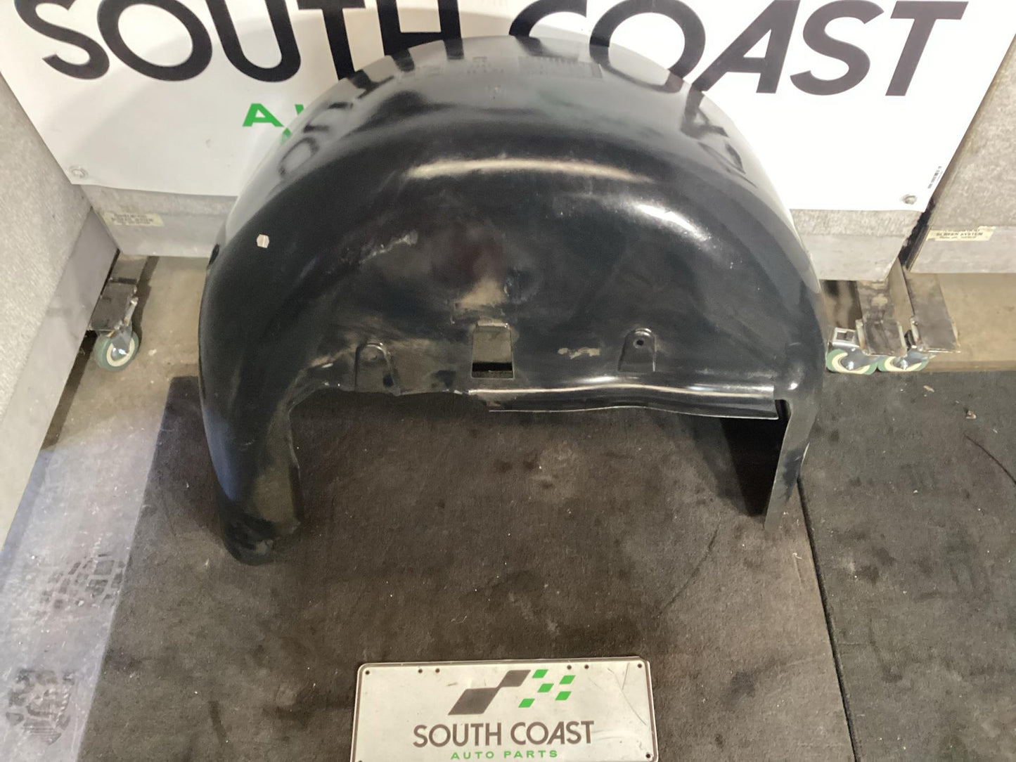 Holden Commodore   Right Rear Guard Liner 92250902