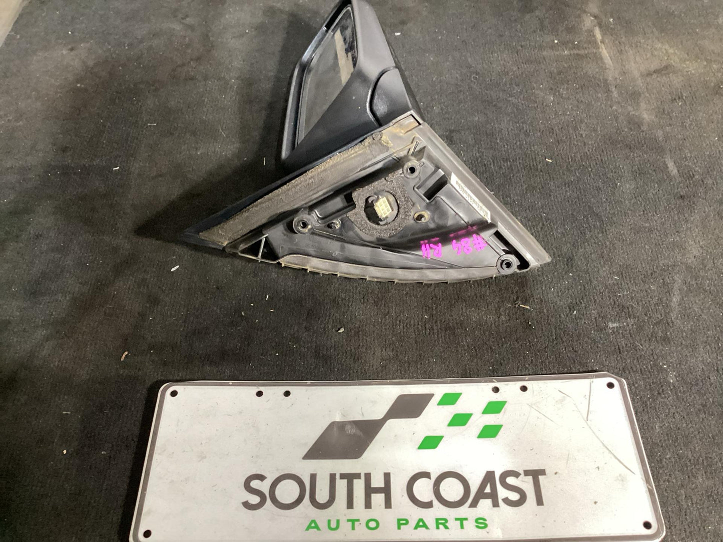 Holden Commodore   Right Door Mirror 92214414