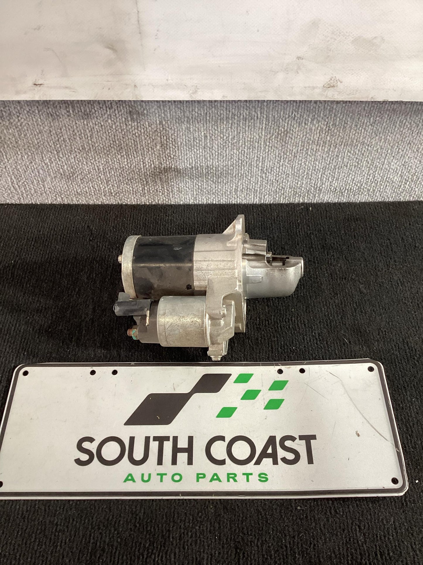Holden Commodore VF  Starter Motor 92223942