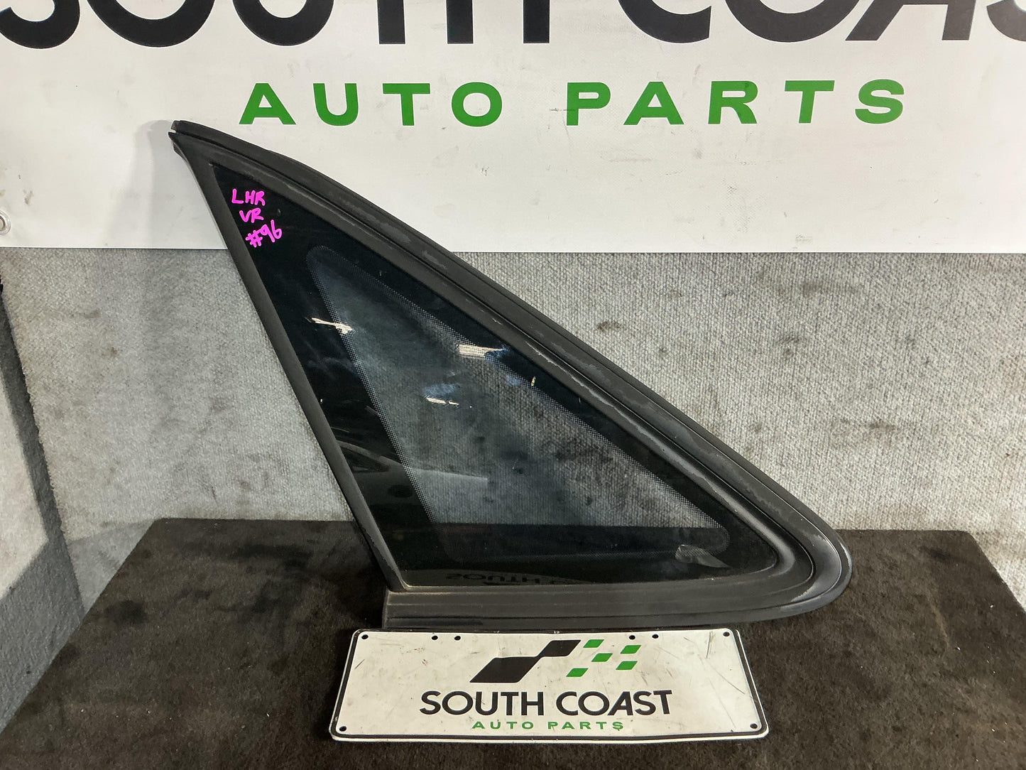Holden Commodore VR 6H8VRK19HSL781543 Left Rear Quarter Door Glass 92044404