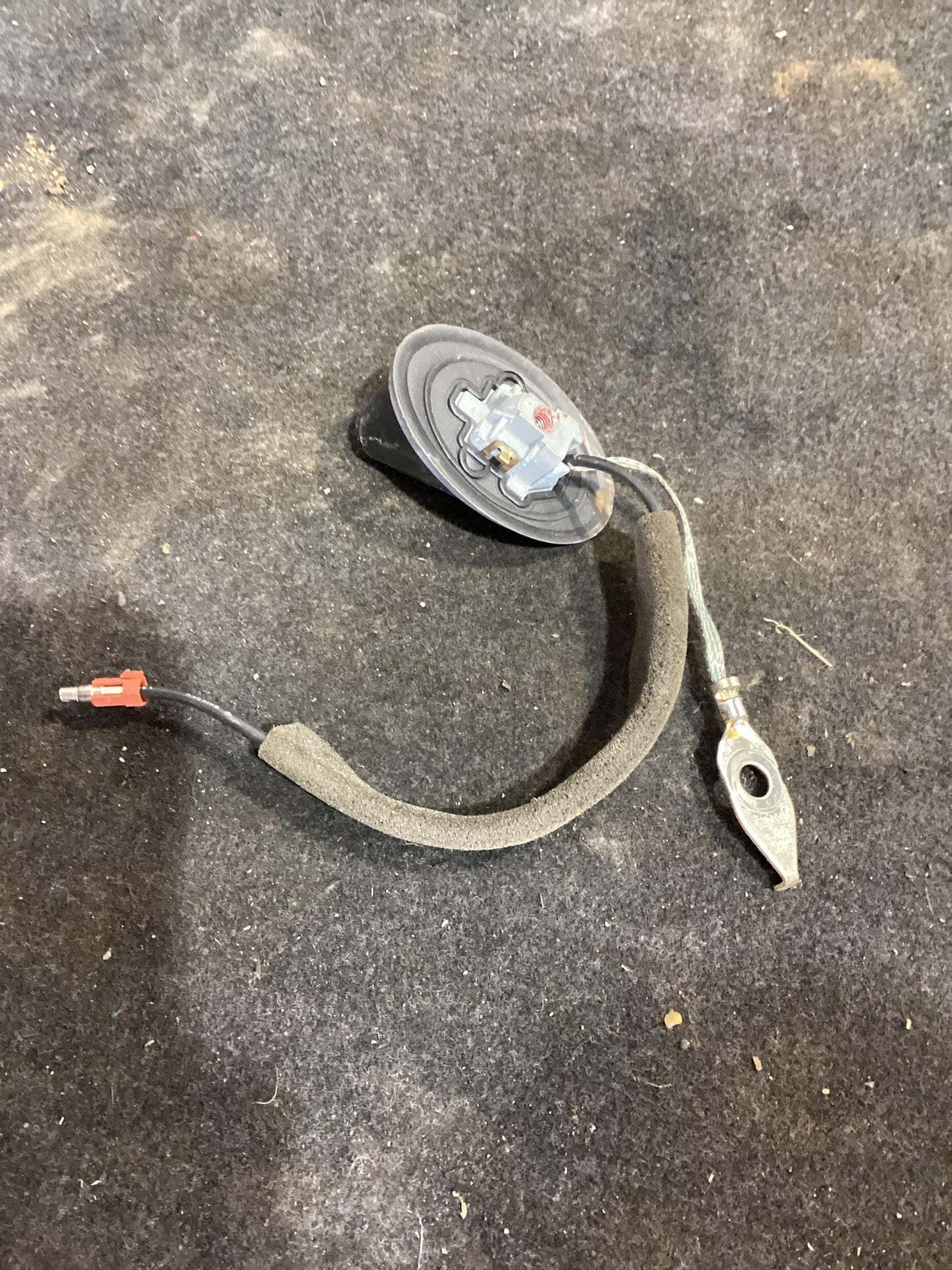 2006 - 2010 Holden Commodore VE  Electric Aerial
