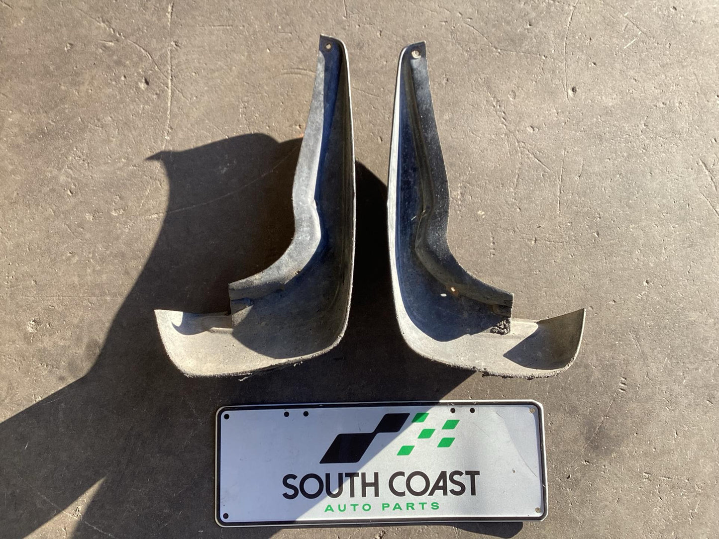 2002 - 2004 Holden Commodore VY 6G1YL54A94L196501 Mud Flaps Set 92144134