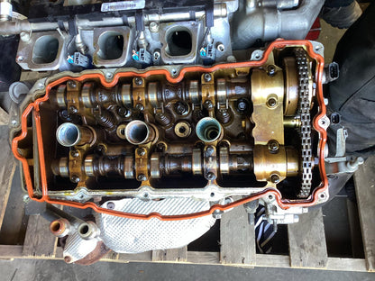 2006 - 2010 Holden Commodore VE  Engine LW2071500245