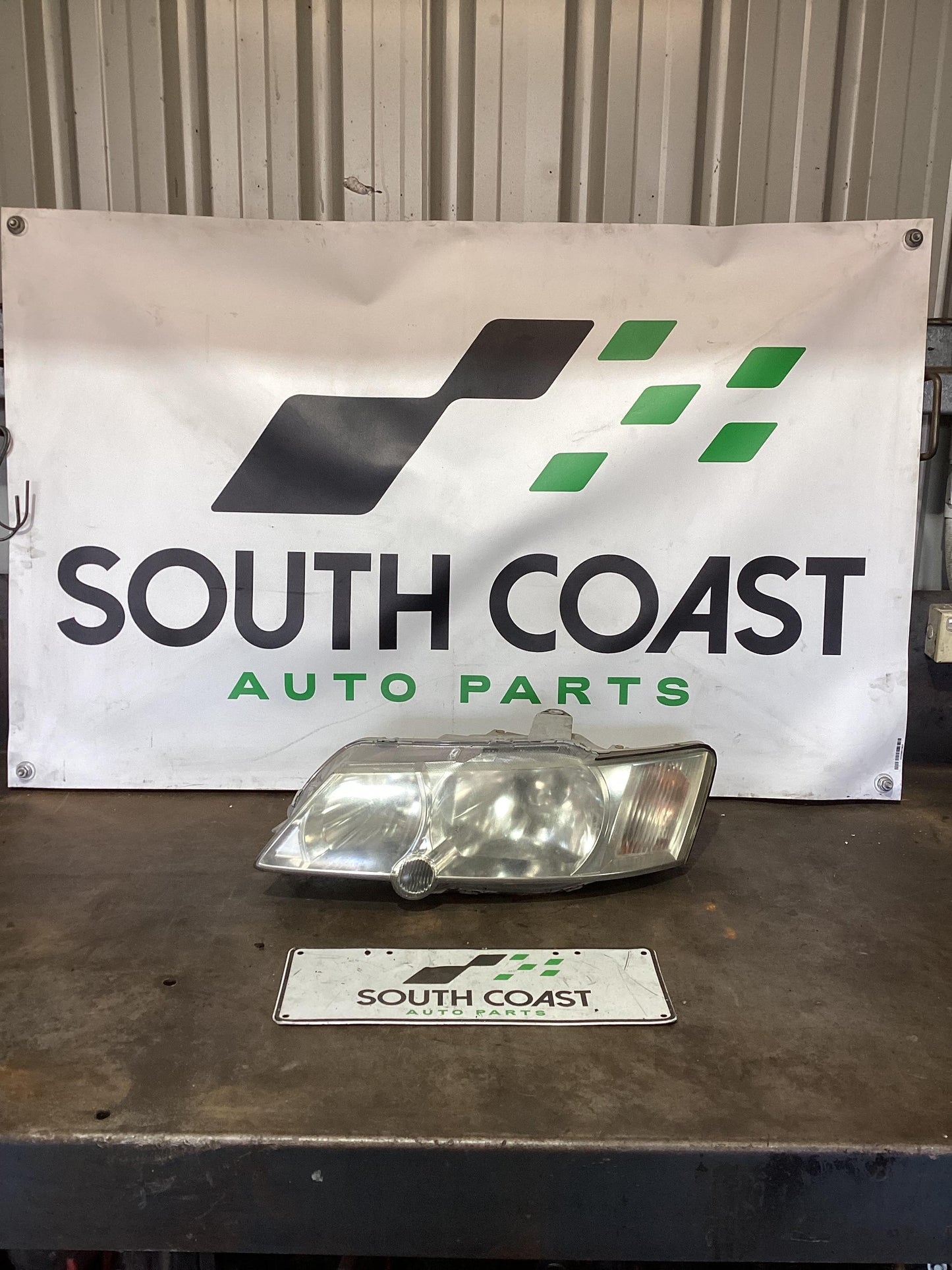 Holden Commodore VY  Left Headlight 92083411