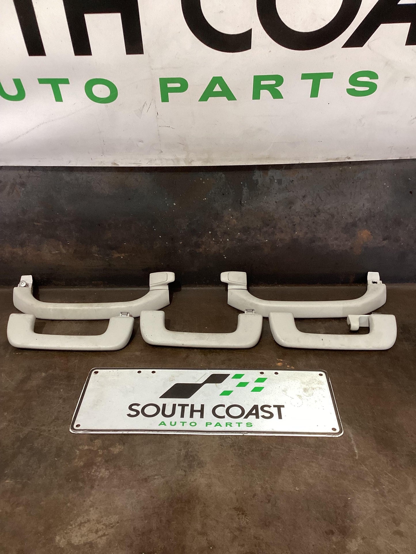 Volkswagen Amarok   Grab Handle Set