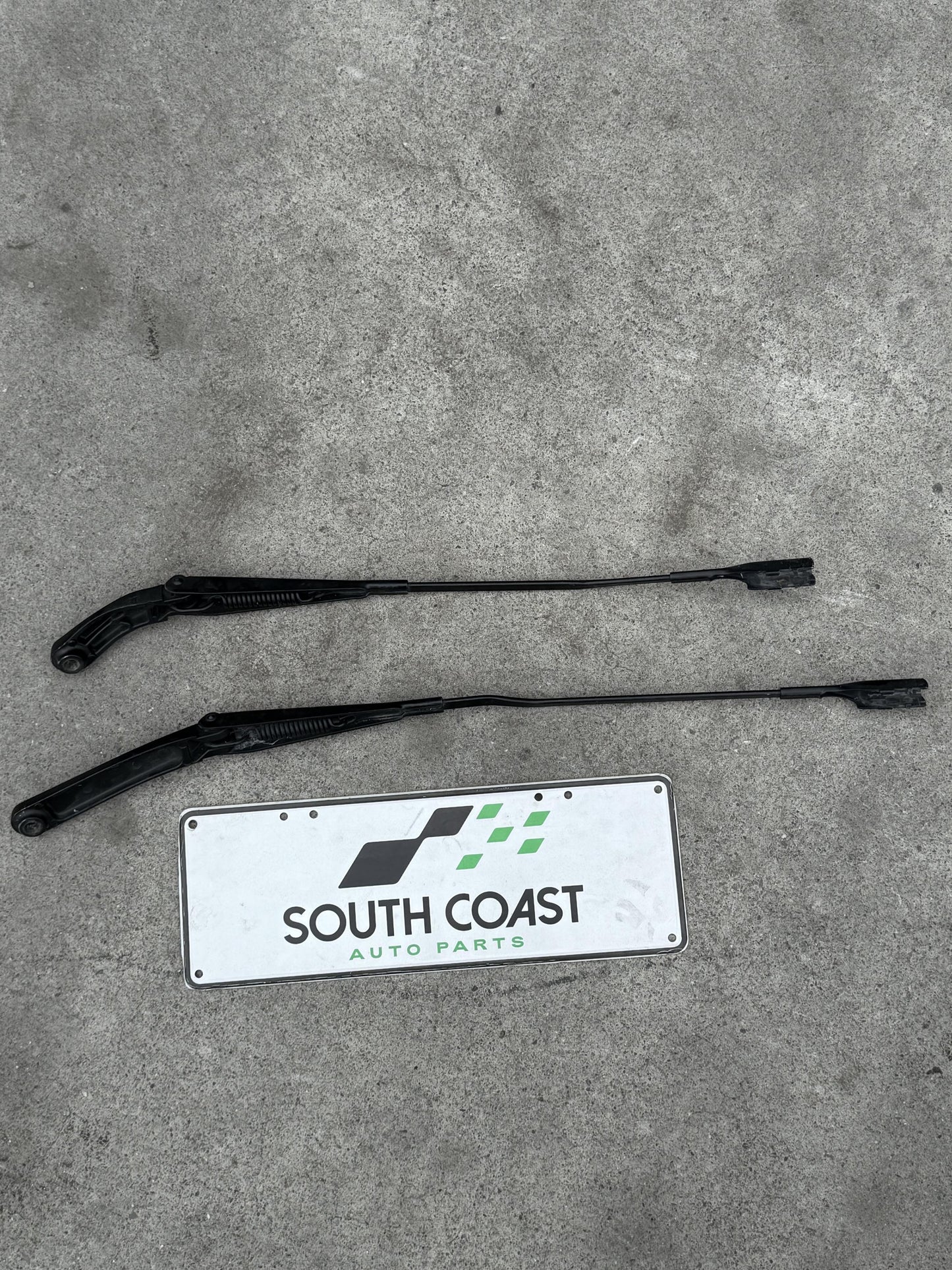 Audi A4 B8 WAUZZ8K9AA071441 Wiper Arm Pair 8K2955407