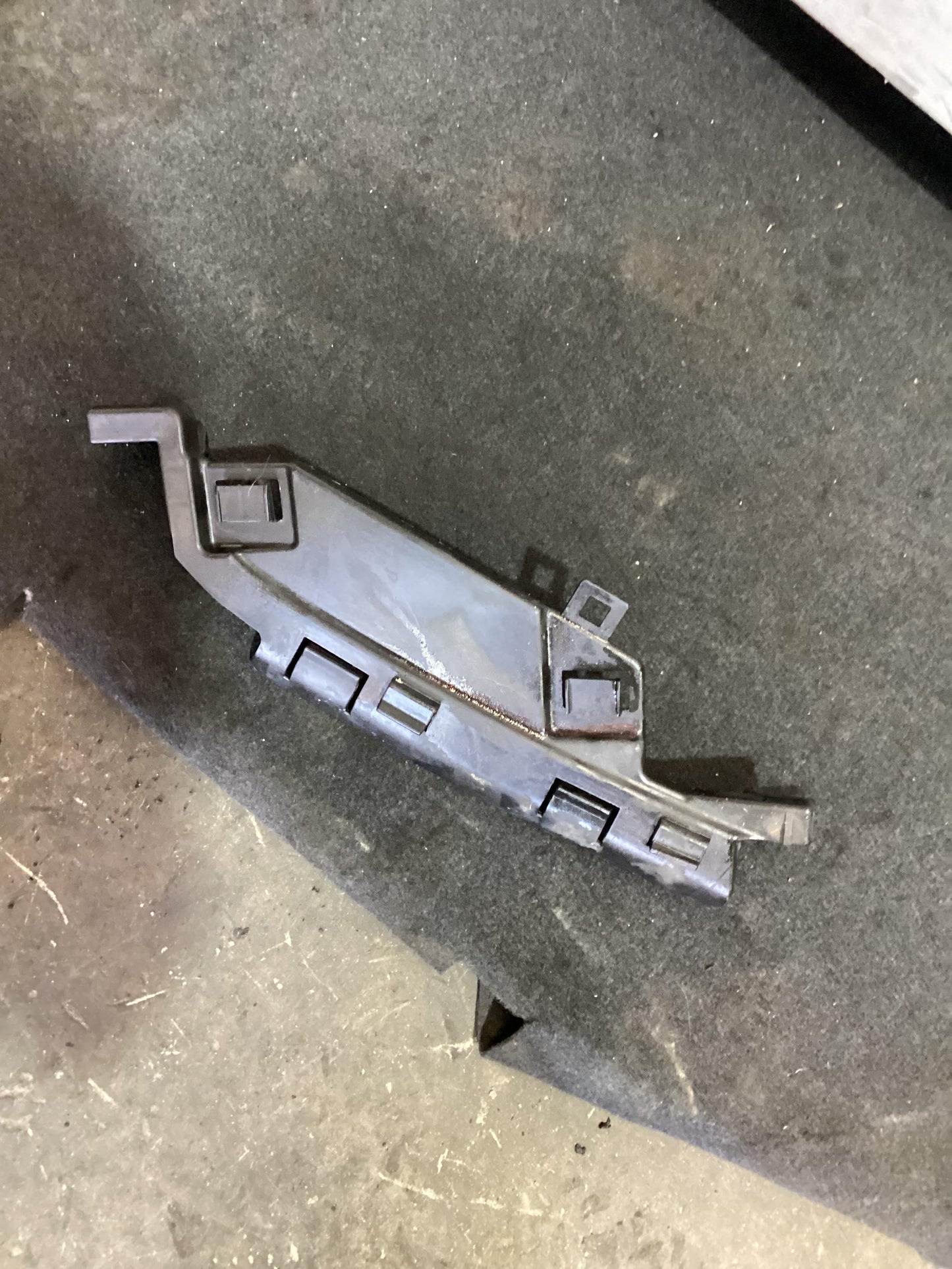 2006 - 2010 Holden Commodore VE  Right Headlight Support Panel 92263446
