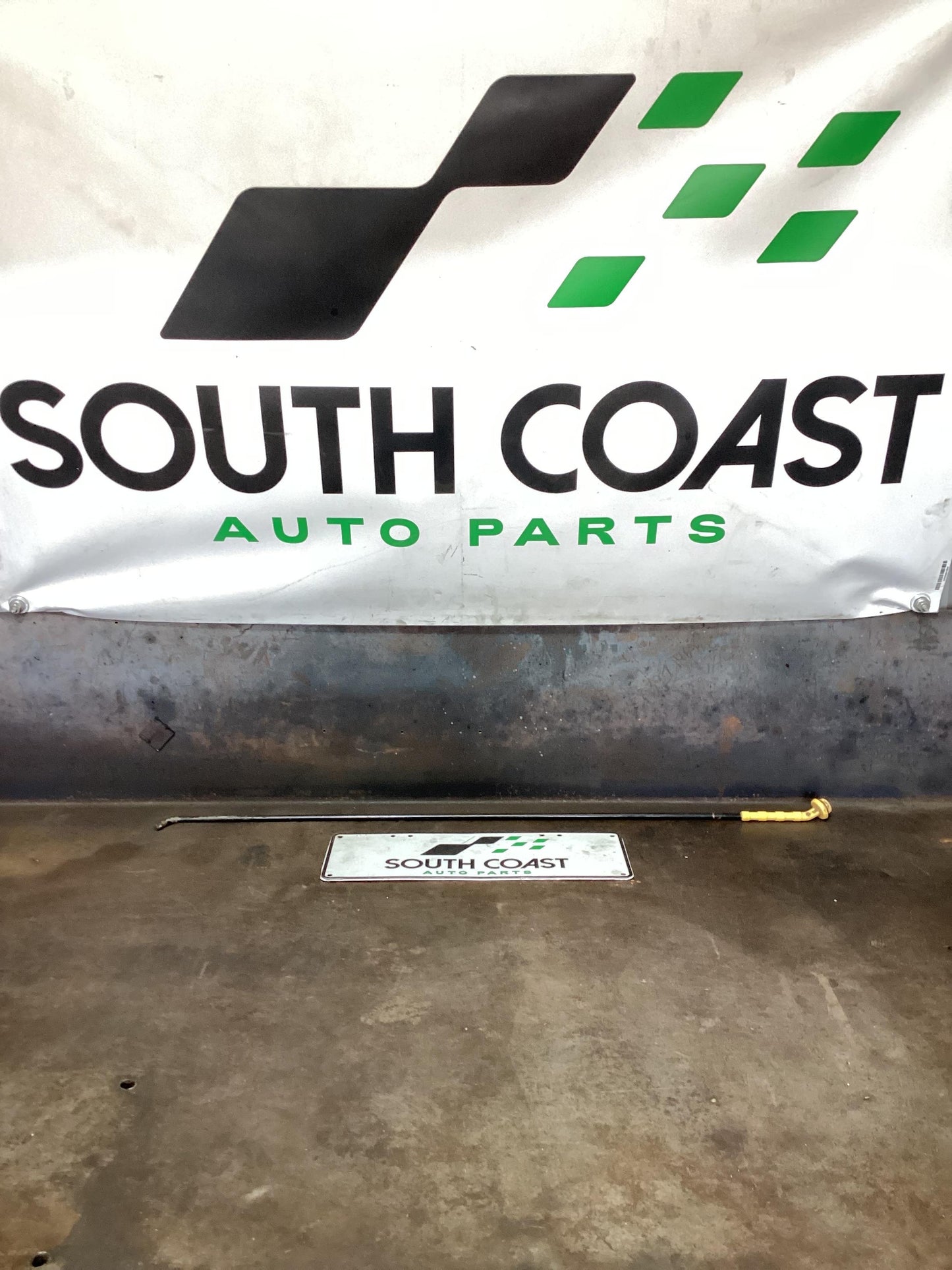 Volkswagen Amarok   Bonnet Stay