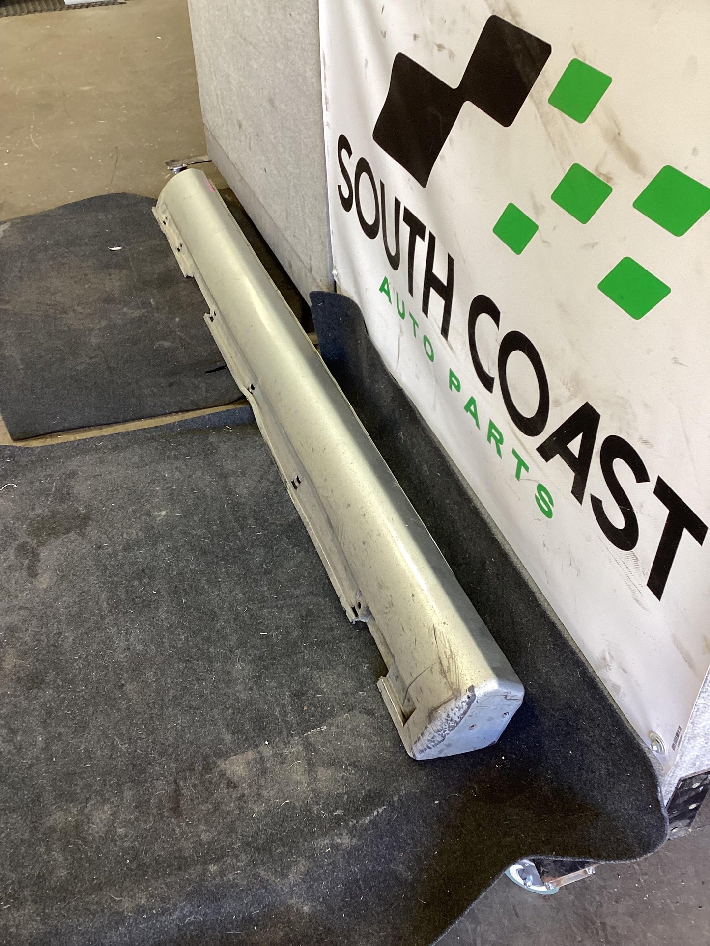Holden Commodore VZ  Right Side Skirt
