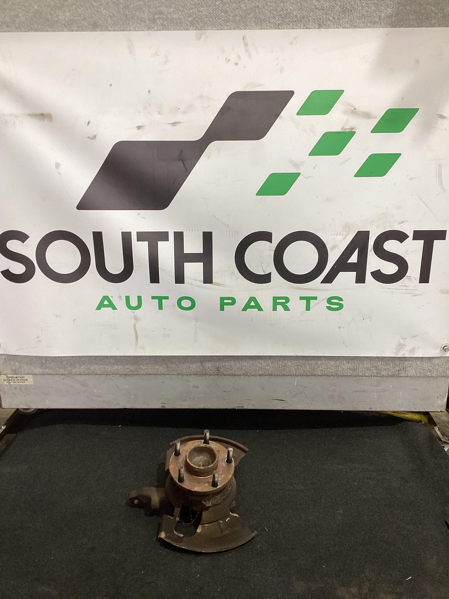 Holden Commodore VR 6H8VRK19HSL781543 Right Front Hub Assembly
