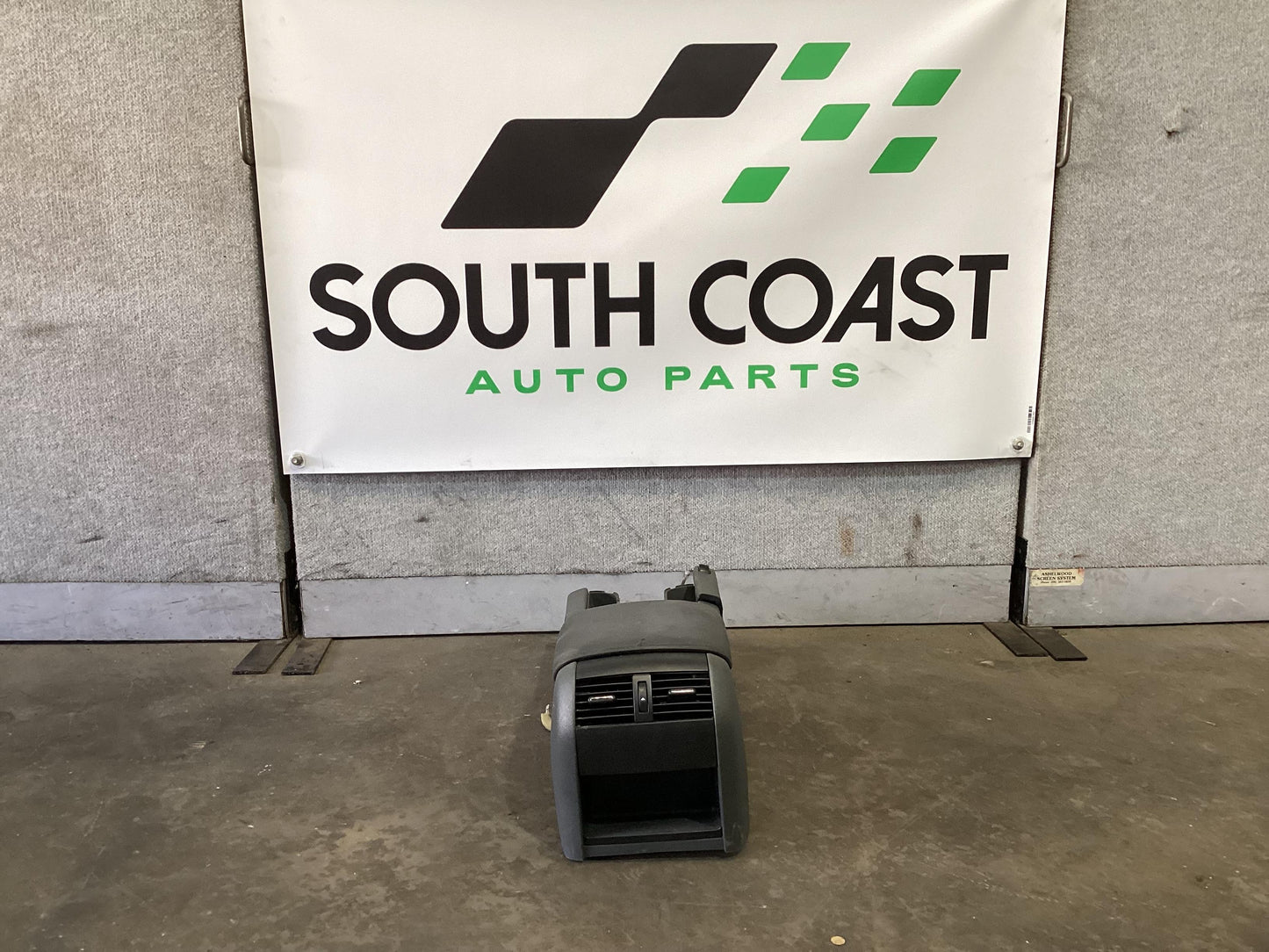2011 - 2013 Holden Commodore VE  Centre Console