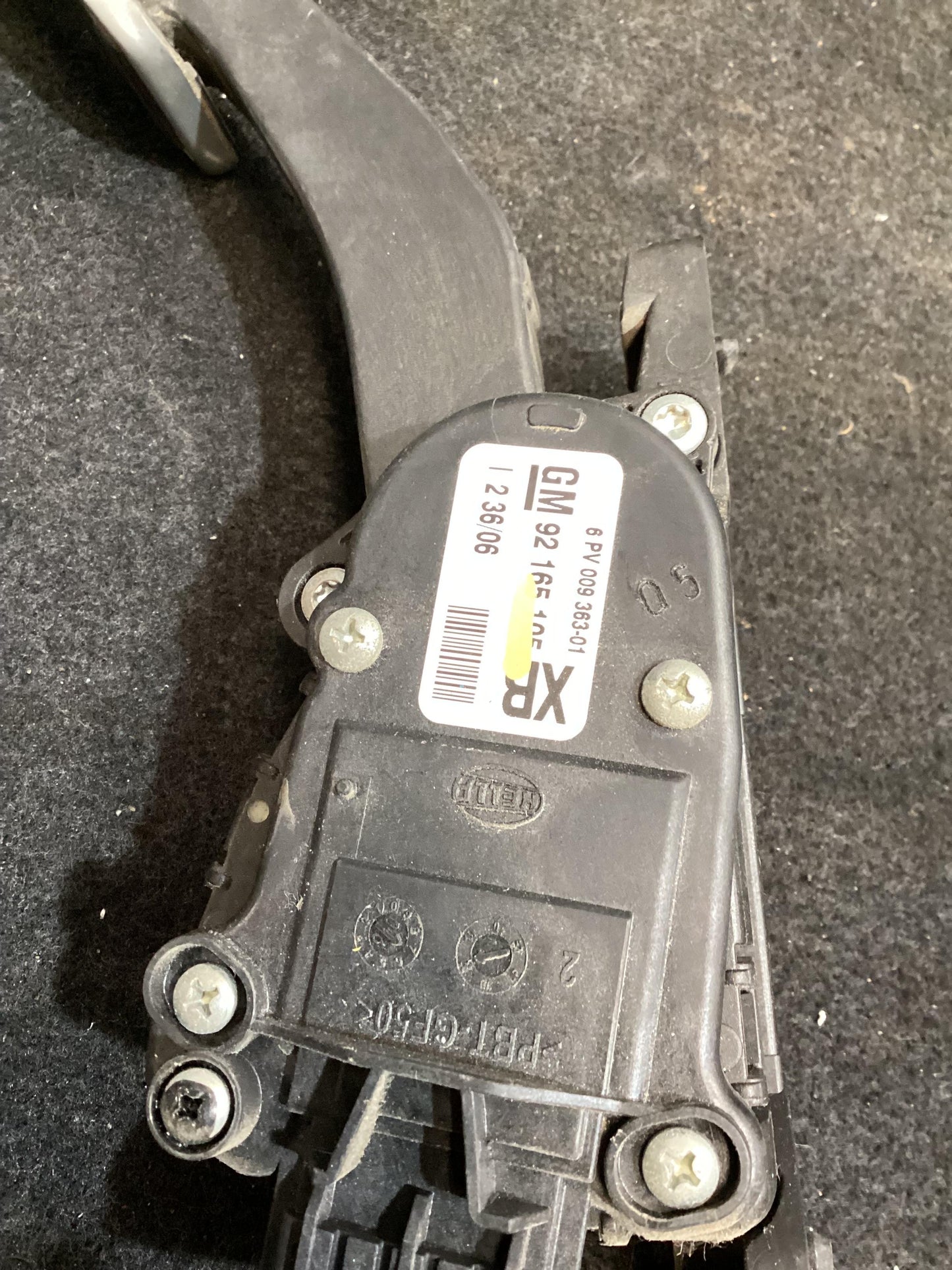 2006 - 2010 Holden Commodore VE  Accelerator Pedal 92165105