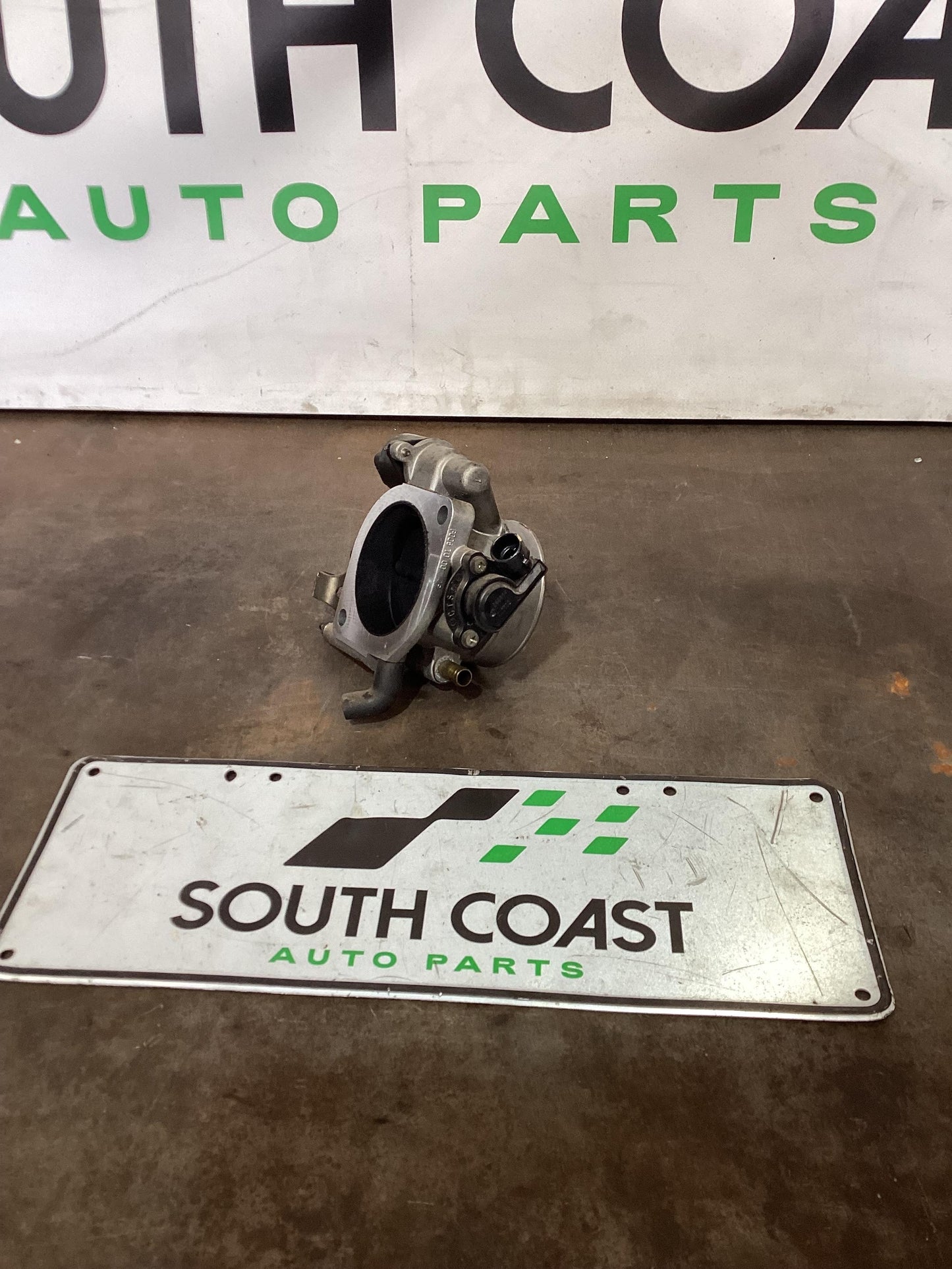 Holden Commodore VY  Throttle Body 384211