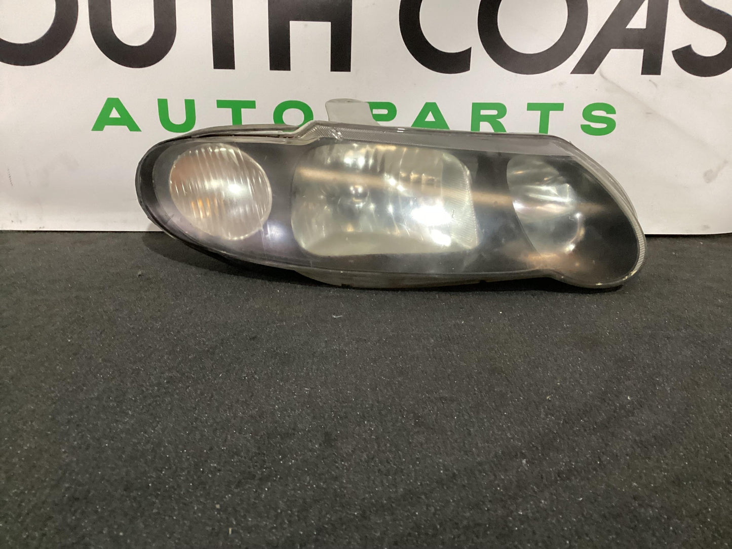 2001HoldenCommodoreRight Headlight09241516