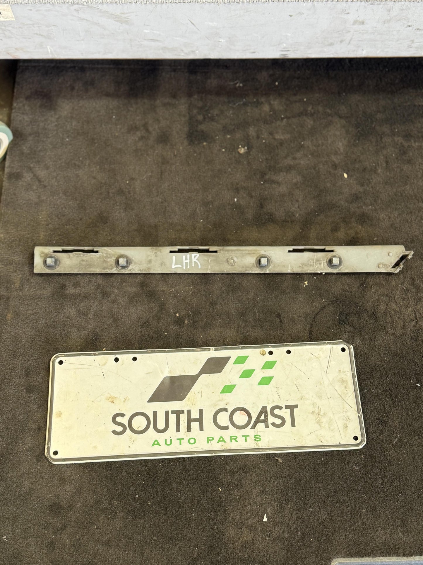 Holden Commodore VZ  Left Rear Bumper Retainer Bracket 92093591