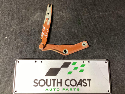 2001 Holden Commodore VU  Left Bonnet Hinge