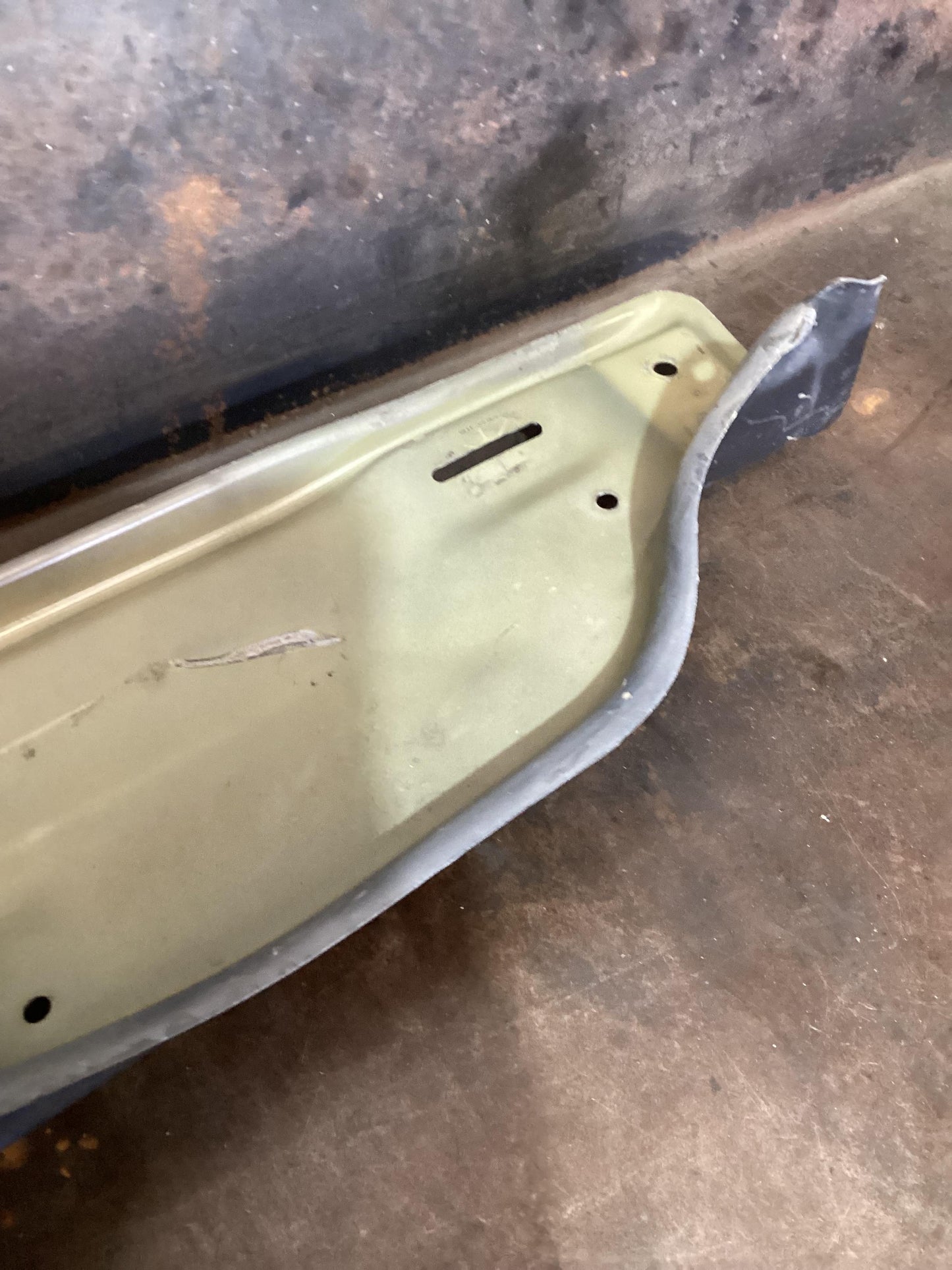Volkswagen Amarok   Radiator Support