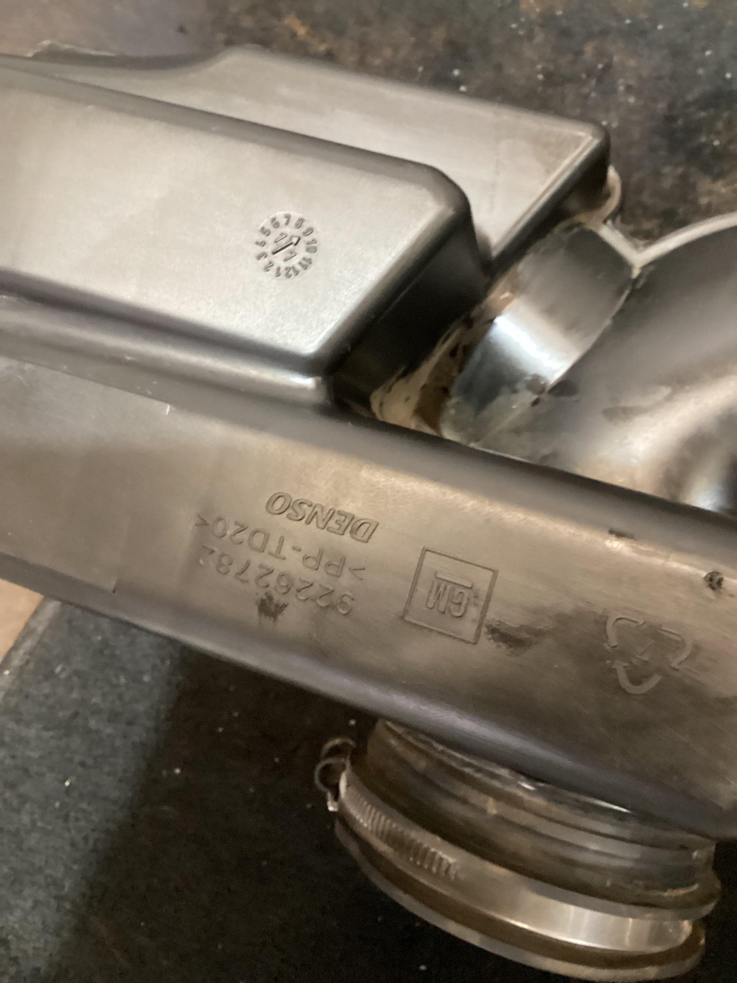 Holden Commodore VE  Air Intake 92262782