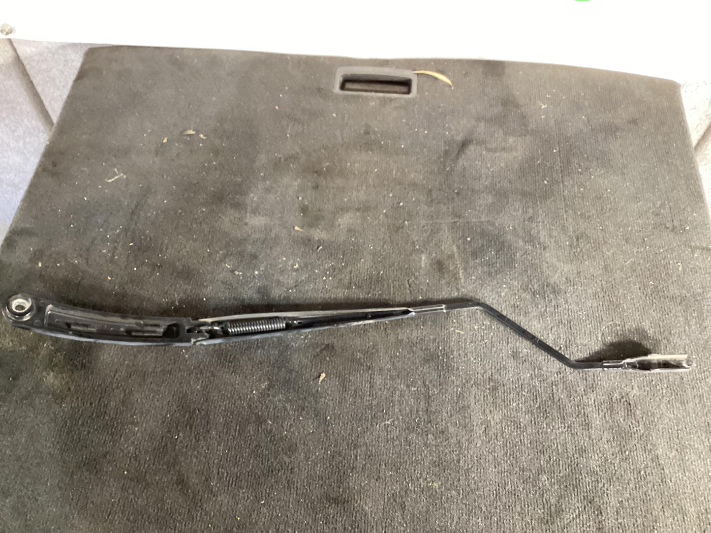 Holden Commodore VF  Right Front Wiper Arm 92280125