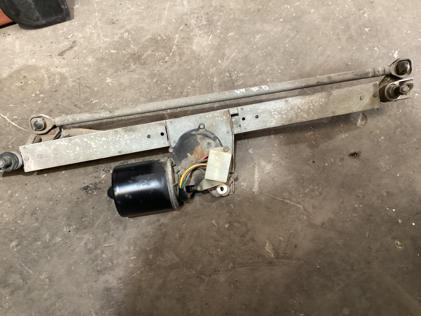 1988 - 1991 Holden Commodore VN  Front Wiper Rack Assembly