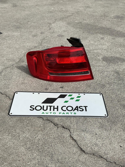 Audi A4 B8 WAUZZ8K9AA071441 Left Taillight