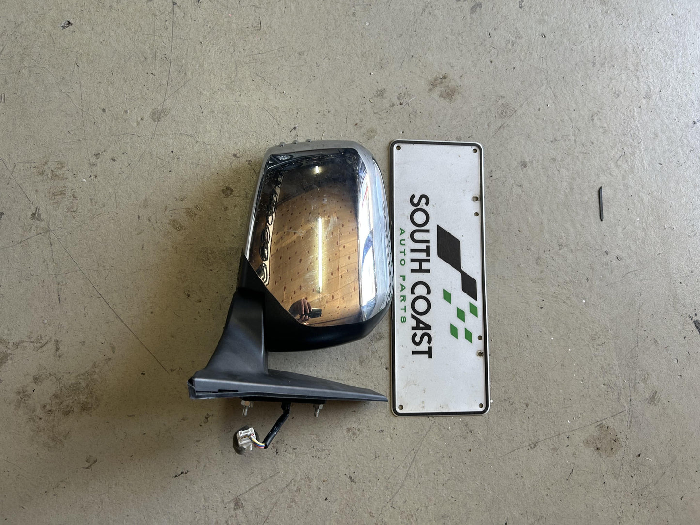 Mitsubishi Triton ML  Right Door Mirror e4012293