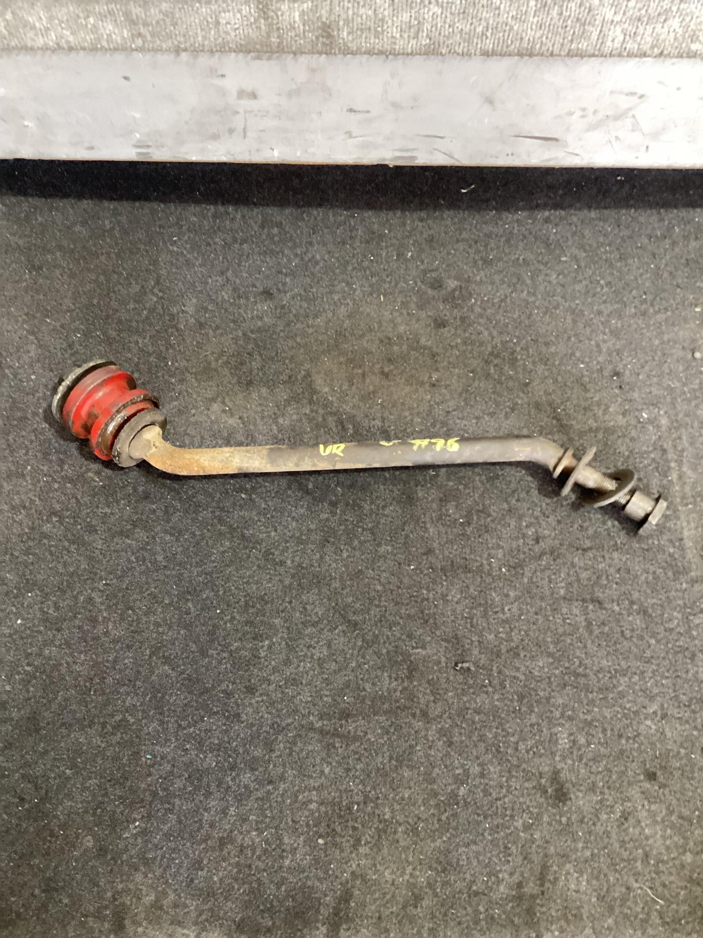 Holden Commodore VR 6H8VRK19HSL781543 Left Front Radius Rod