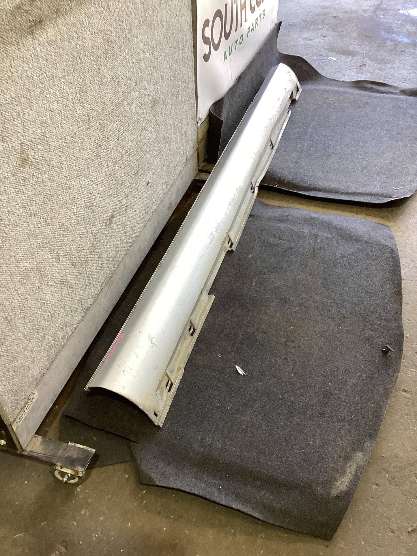 Holden Commodore VZ  Right Side Skirt