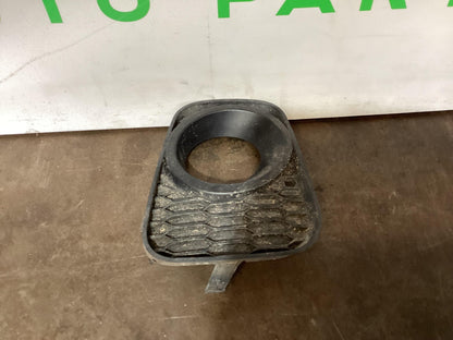 Holden Commodore   Right Fog Light Cover 92216471
