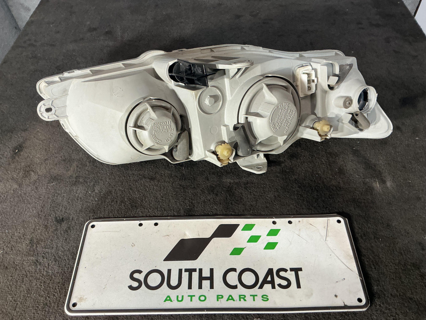 Holden Commodore VY  Left Headlight 92083411
