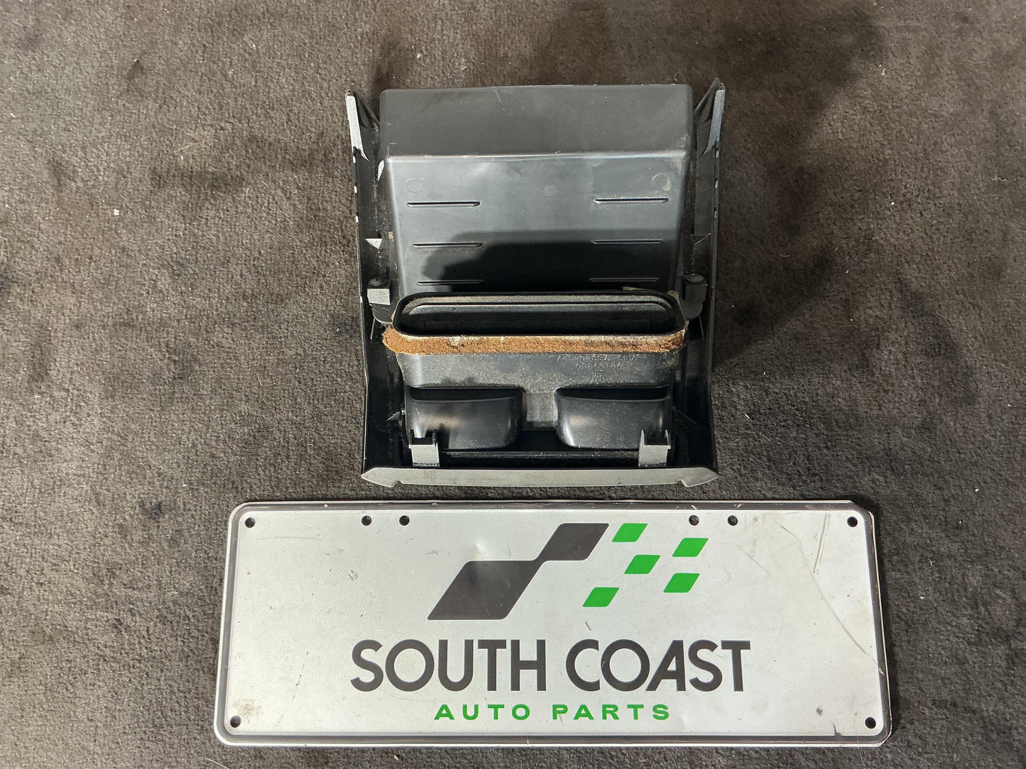 Holden Commodore VY  Rear Vent