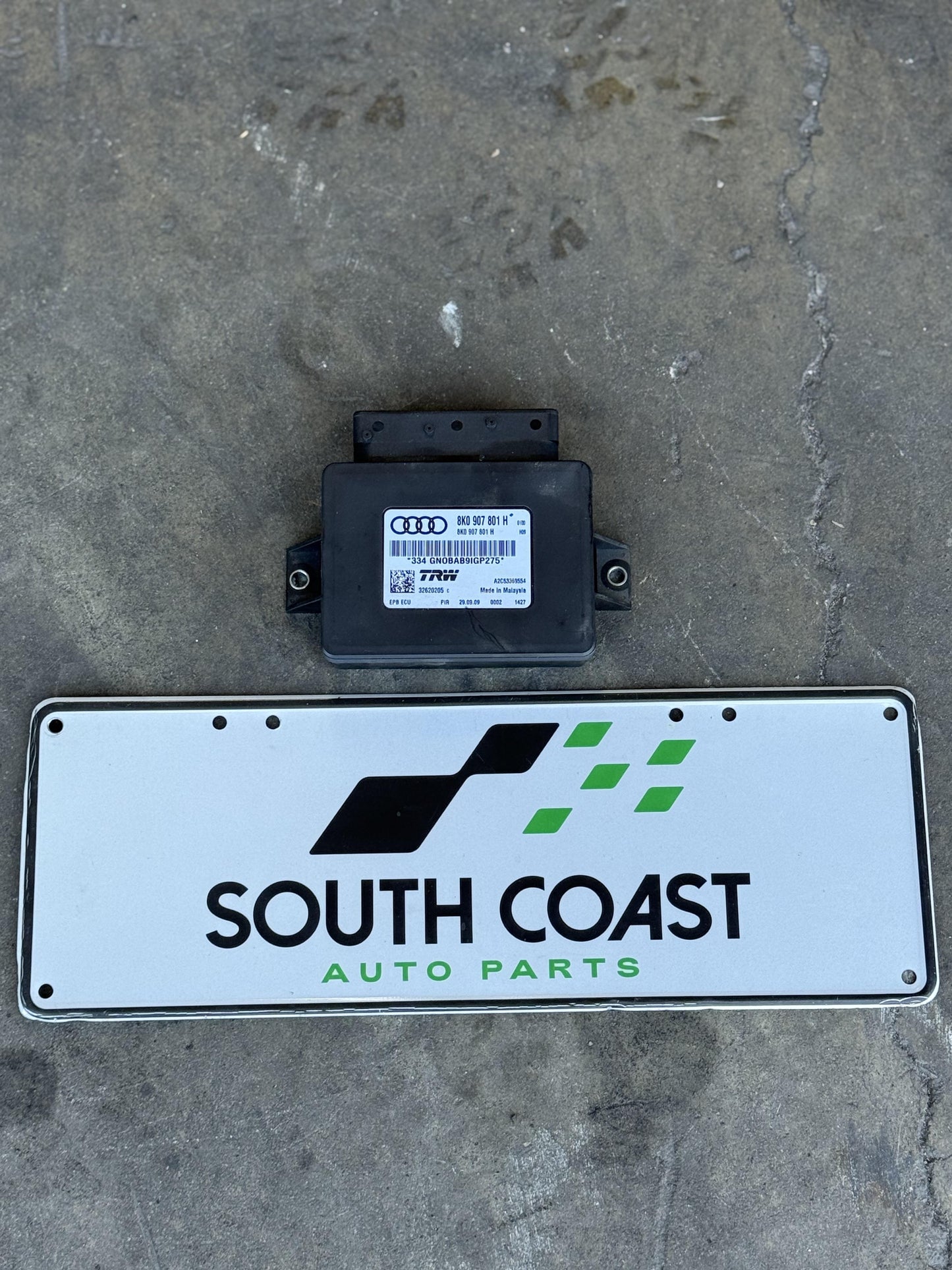 Audi A4 B8 WAUZZ8K9AA071441 Electronic Park Brake Control Module 8K0907801H
