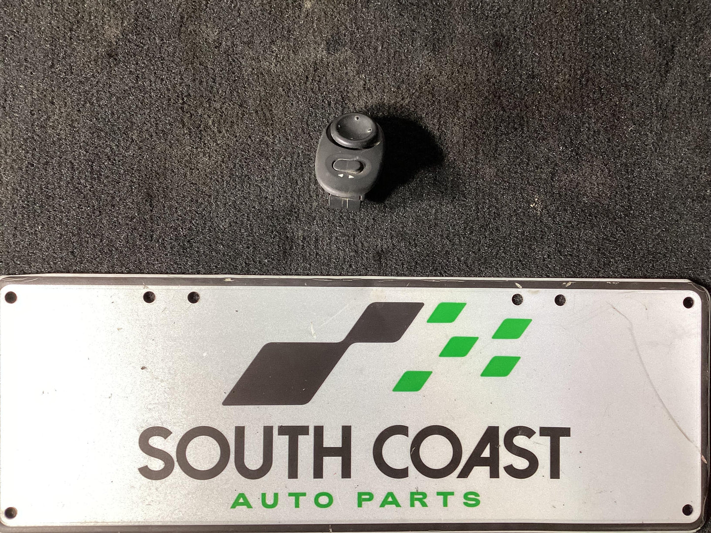 Holden Commodore VU  Mirror Adjuster Switch 92086467