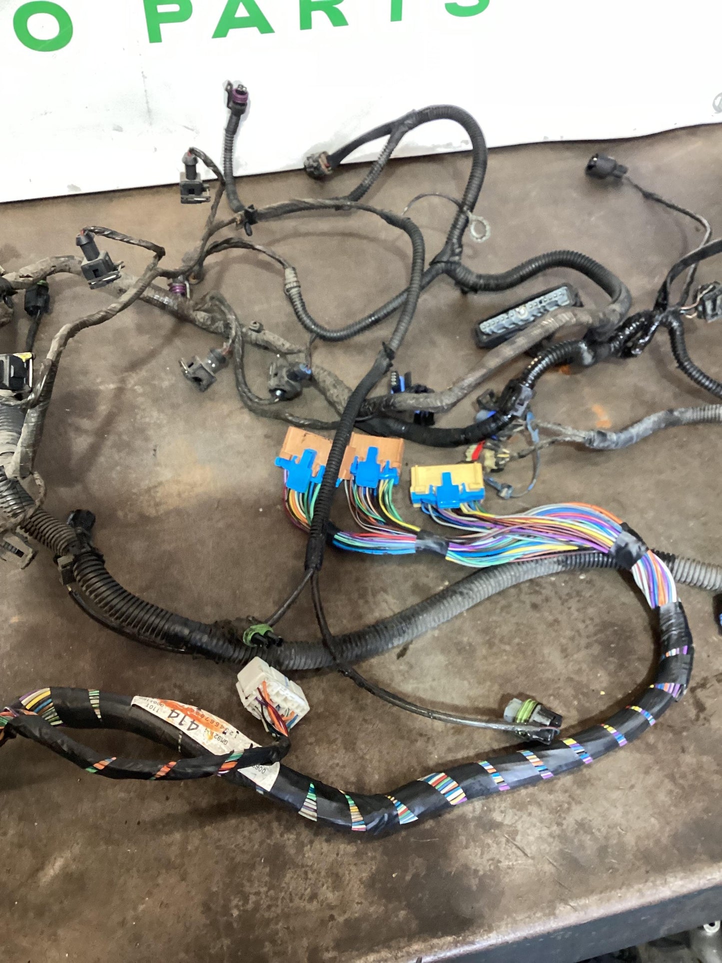Holden Commodore VY  Engine Wiring Harness 92104414